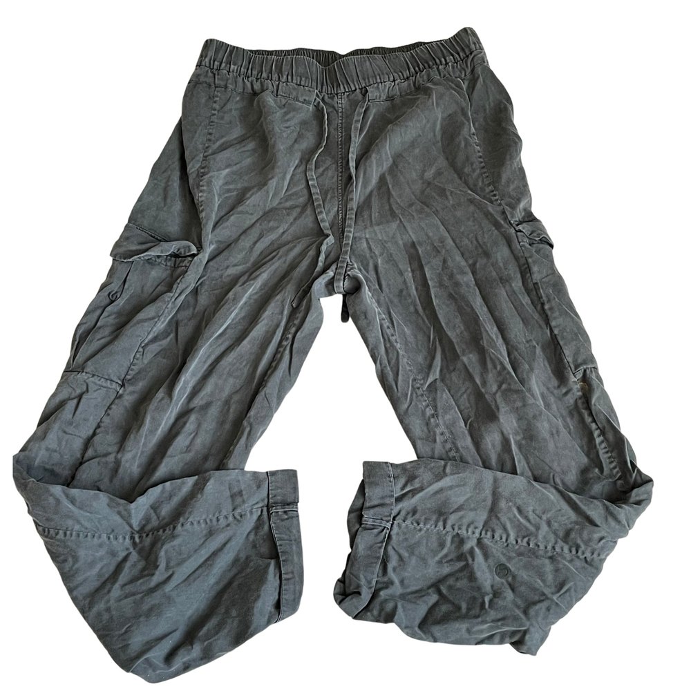 Lululemon Move Lightly Pant Cargo Crop 25” Evergreen Tencel SZ 6 - Picture 3 of 7